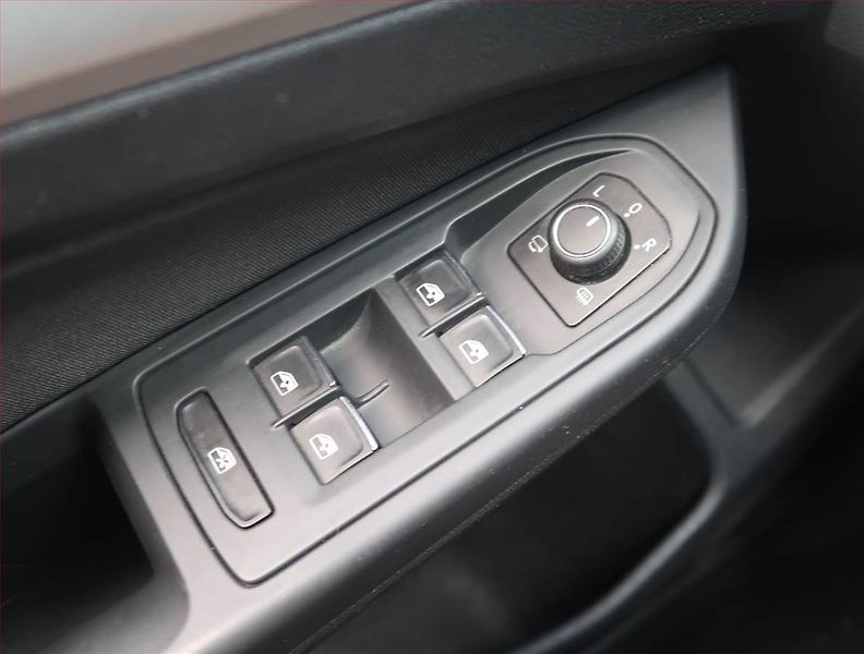 Volkswagen Golf (2021) Life 2.0 TDI, Navi, Tempomat - fotka 14 z 15