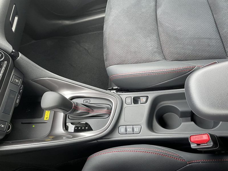Toyota Yaris 1.5Hybrid GR Sport ODBĚR IHNED - fotka 21 z 30