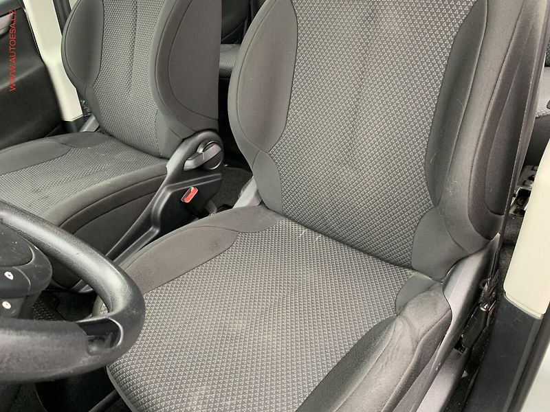 Citroën C4 Picasso (2010) 1.6i, ČR, AC, TZ, tempo - fotka 9 z 18