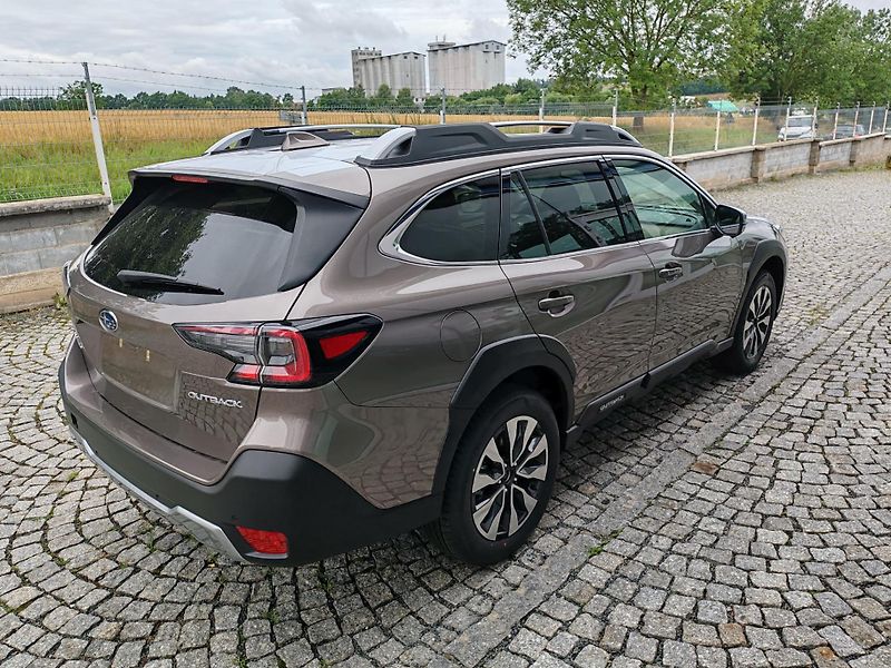 Subaru Outback (2025) 2,5 Touring 4x4 - fotka 5 z 8