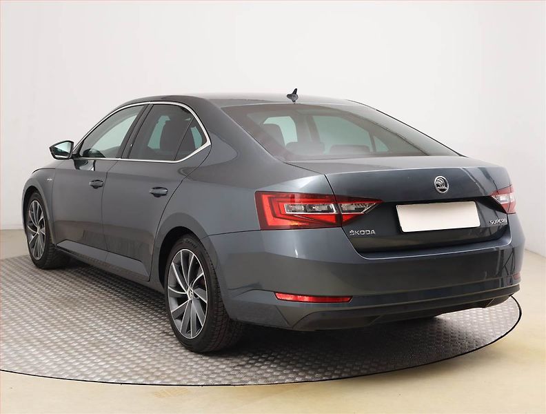 Škoda Superb (2018) Laurin&Klement 2.0 TDI - fotka 4 z 22