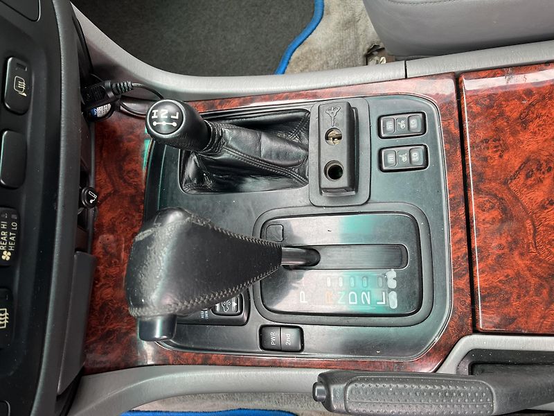 Toyota Land Cruiser 4.6 V8 LPG - fotka 18 z 24