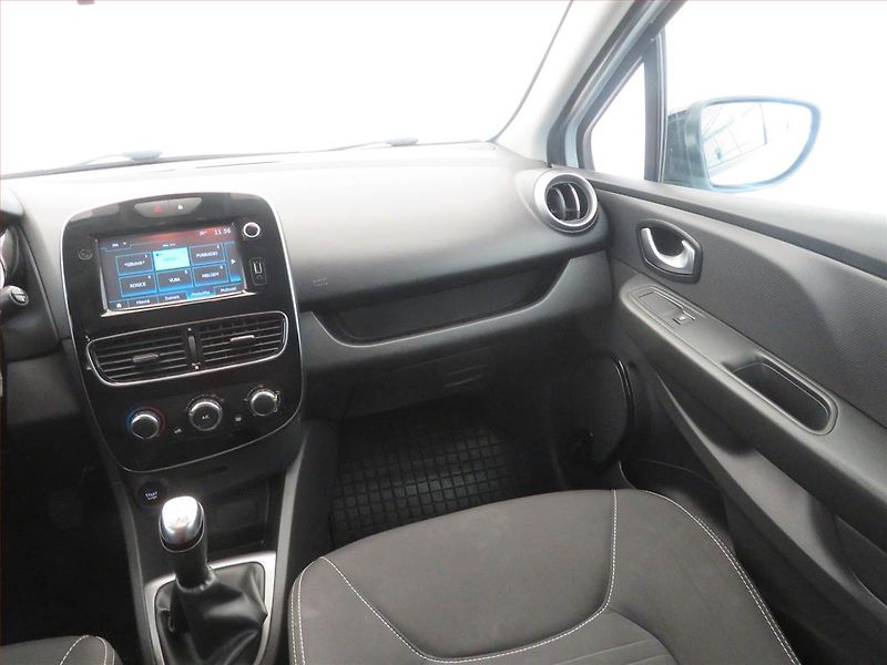Renault Clio (2018) 1.2 16V, Serv.kniha, Tempomat - fotka 8 z 15