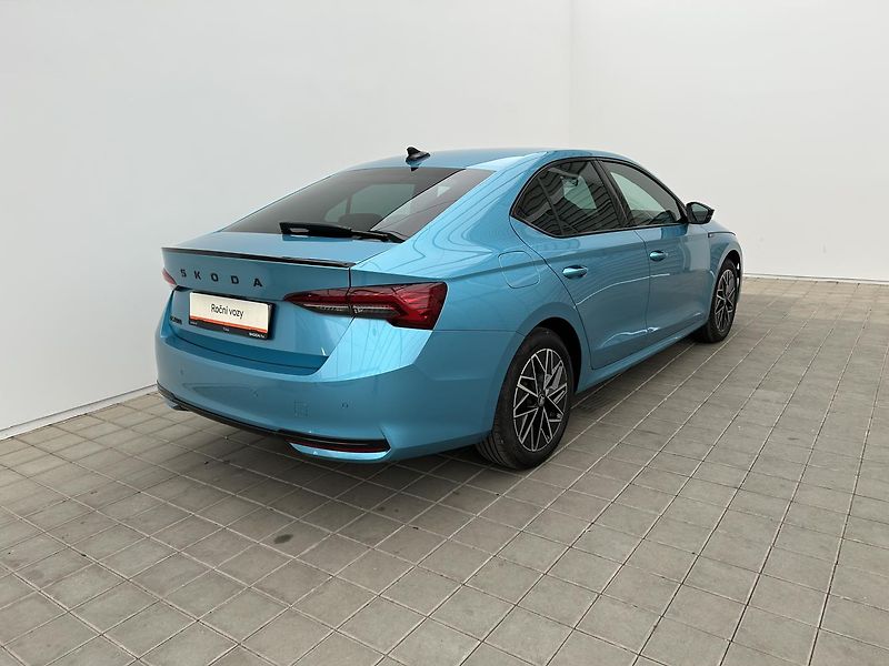 Škoda Octavia 1.5 TSI SportLine - fotka 2 z 30