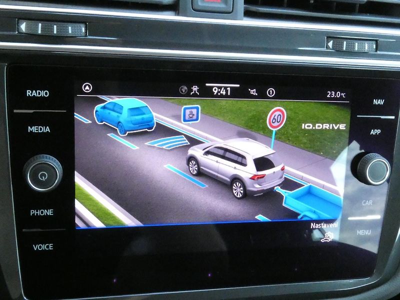 Volkswagen Tiguan Life 2.0 TDI 110KW DSG - fotka 30 z 30