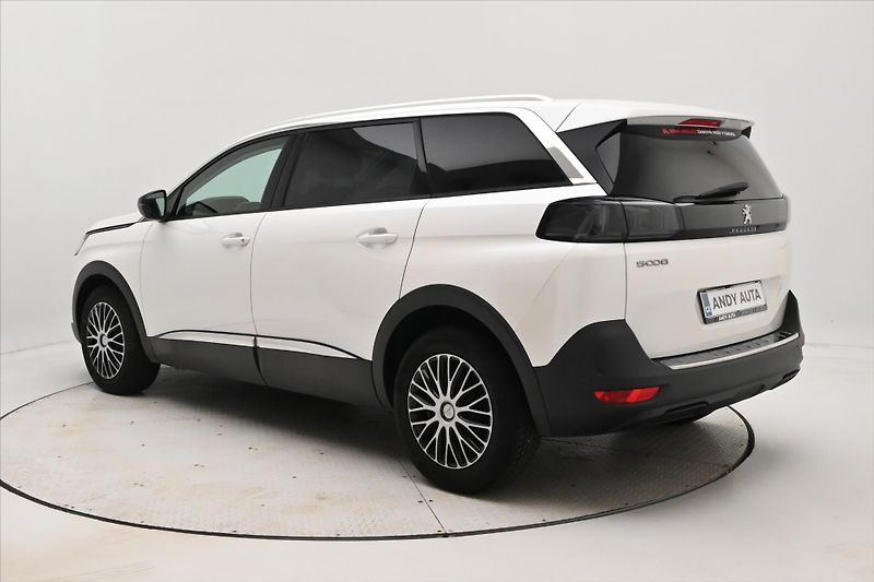 Peugeot 5008 1,5 HDI 96 kW EAT8 7Míst ALLUR - fotka 7 z 32