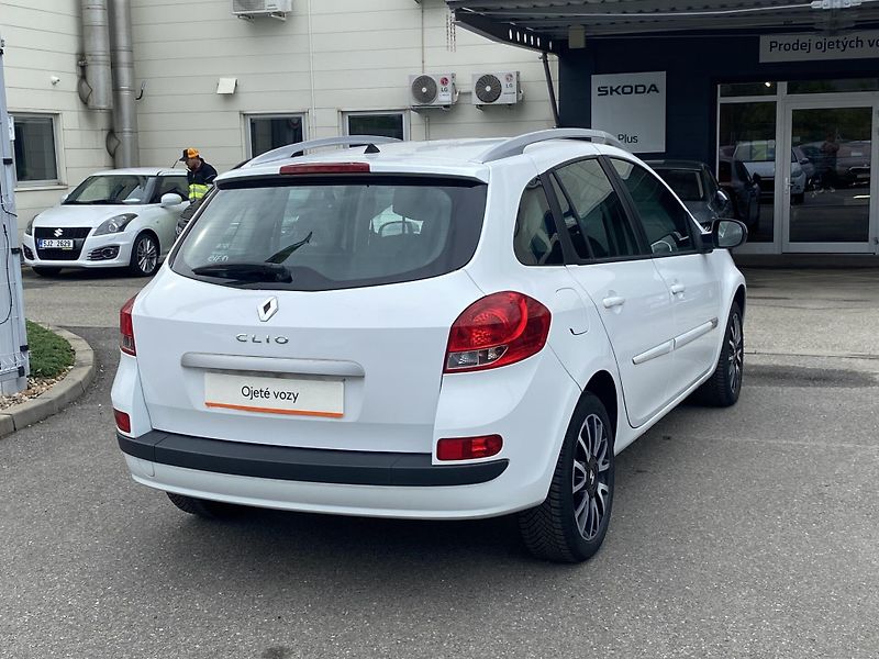 Renault Clio - fotka 2 z 6