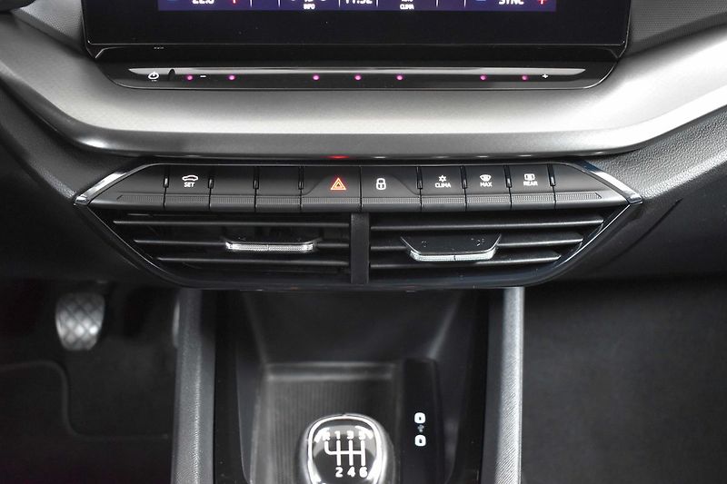 Škoda Octavia 2.0TDi*AMBITION*DPH*SERVIS - fotka 24 z 42