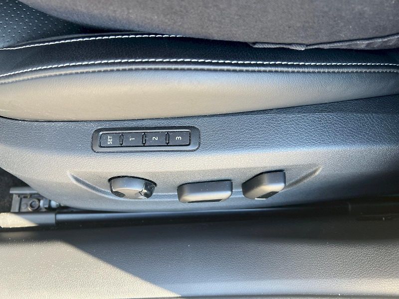 Škoda Superb (2024) kombi SportLine 2.0 TDI 147 kW - fotka 15 z 40
