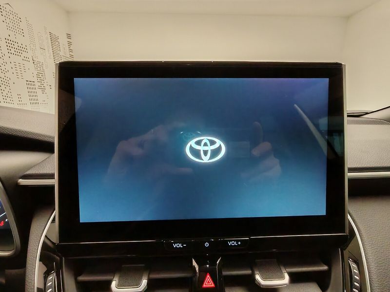 Toyota Corolla Cross 1.8 Hybrid eCVT FWD Style Tech - fotka 28 z 39