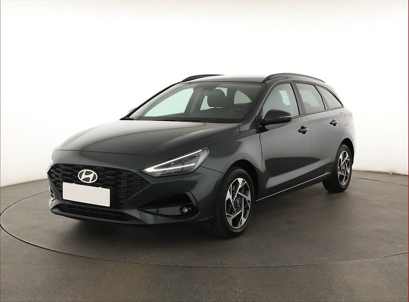 Hyundai i30 (2024) Family Smart 1.5 DPI, Navi - fotka 2 z 20