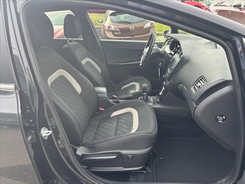 Kia Ceed 1,0 TGDi GT Line NAVI KAMERA - fotka 15 z 38