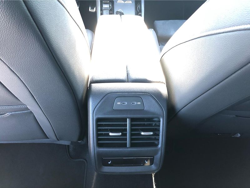 Škoda Superb Combi 2.0 TDi DSG 7st. SPORTLI - fotka 20 z 30