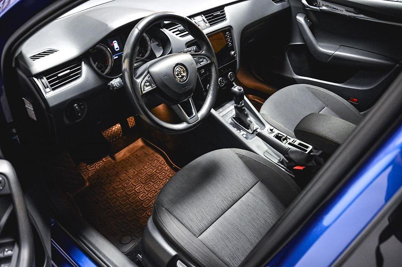 Škoda Octavia Combi 1.5 Tsi G-Tec Style 7st  - fotka 23 z 25