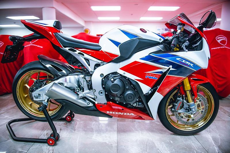Honda CBR 1000 RR SP 1 MAJITEL  - fotka 1 z 40