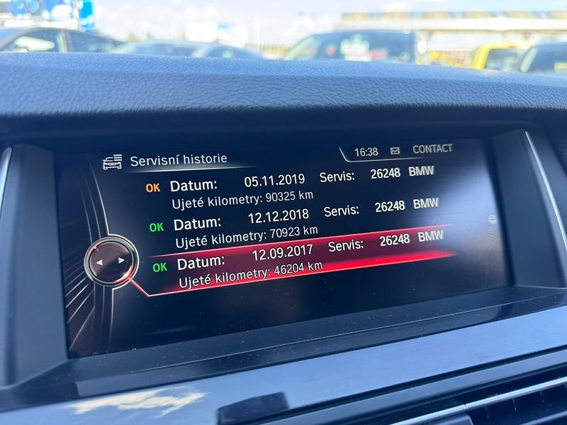 BMW Řada 5 (2014) XDRIVE 520D 2,0 140 KW 2. MAJ - fotka 34 z 47