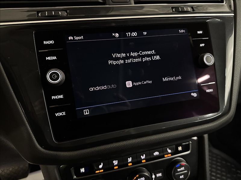 Volkswagen Tiguan Allspace R-LINE 140kW 4M HUD DCC LED - fotka 21 z 52