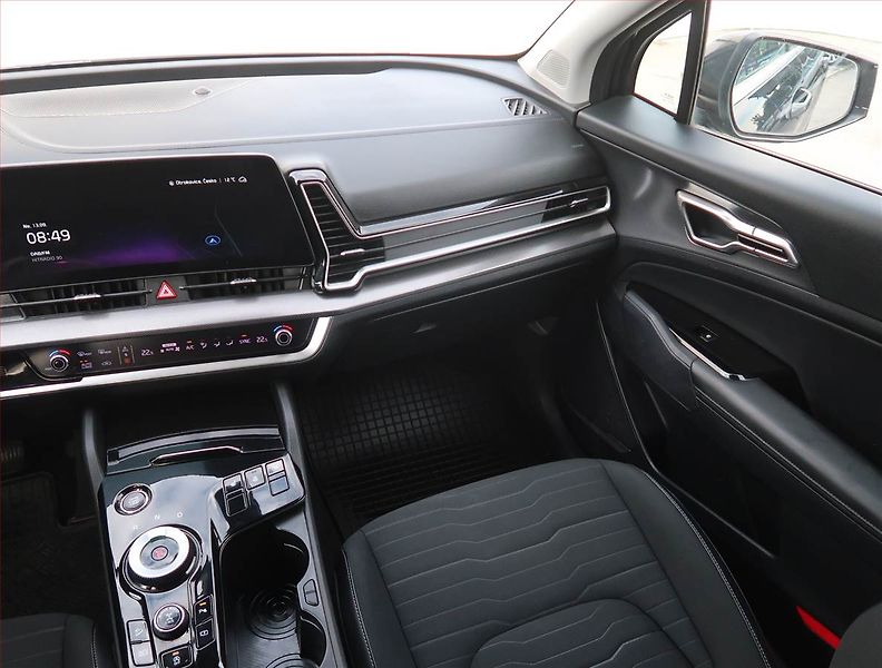 Kia Sportage (2023) 1.6 T-GDI MHEV - fotka 8 z 30