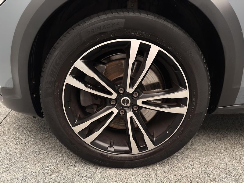 Volvo V90 CC D4 AWD PRO AUT - fotka 52 z 52