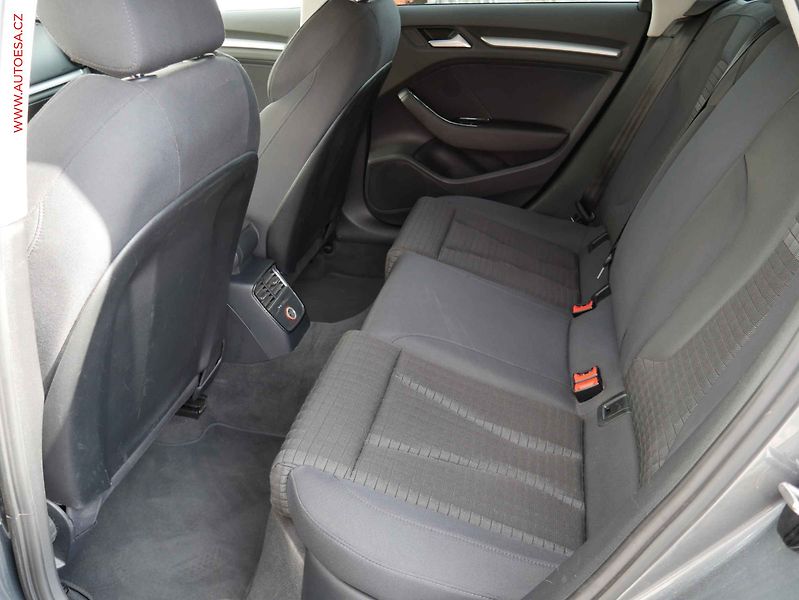Audi A3 (2013) 2.0TDi, Ambition - fotka 10 z 22