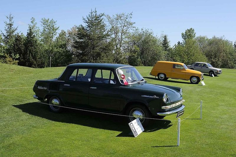 Slavnostní zahájení přehlídky vzácných historických vozidel Automobilové klenoty 2025.