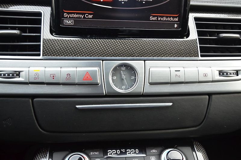 Audi S8 (2017) Plus 4.0 V8 605 PS Quattro - fotka 34 z 47