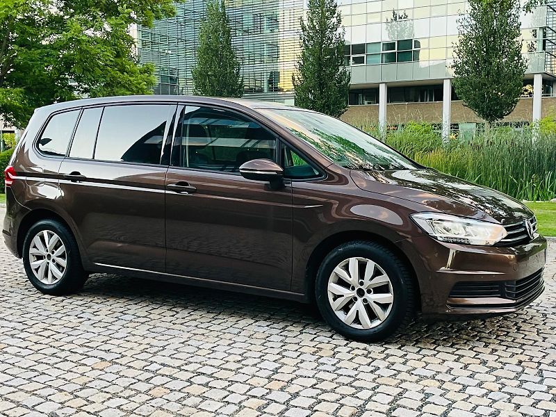 Volkswagen Touran 1.6TDI MAN 7MÍST LED SERVISKA - fotka 10 z 45