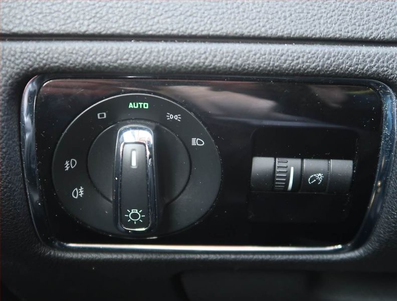Škoda Superb (2011) Ambition 1.8 TSI, Serv.kniha - fotka 17 z 20