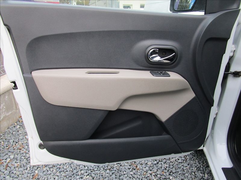 Dacia Lodgy 1.6i  Klima - fotka 14 z 36