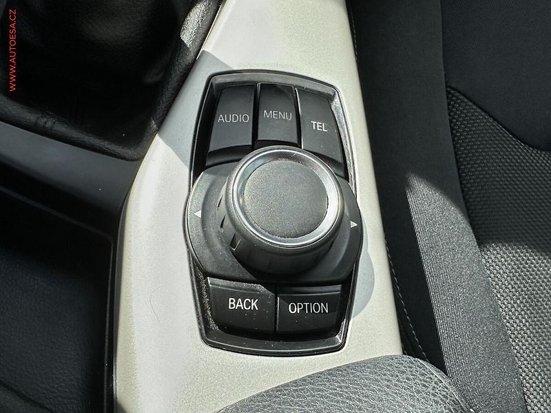 BMW Řada 1 (2016) 1.5 i 116i, ČR, Advantage - fotka 17 z 20