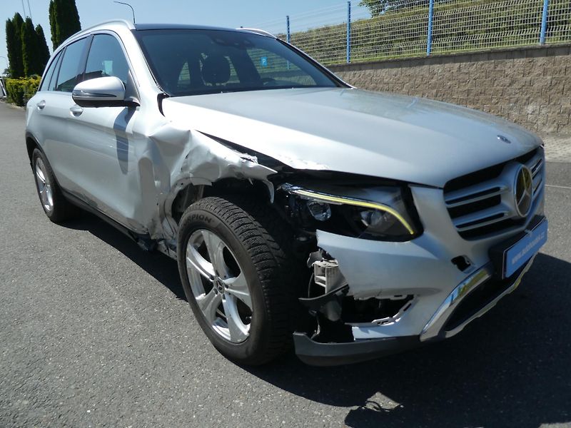 Mercedes-Benz GLC 350D 190kW 4x4  panorama závěs - fotka 2 z 15