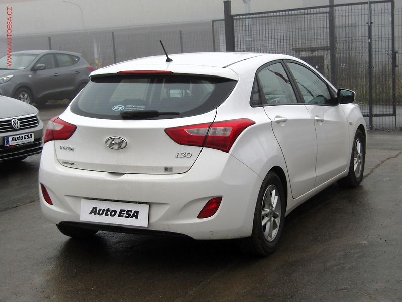 Hyundai i30 (2013) 1.6 CVVT, 1.maj,ČR, AC - fotka 4 z 16