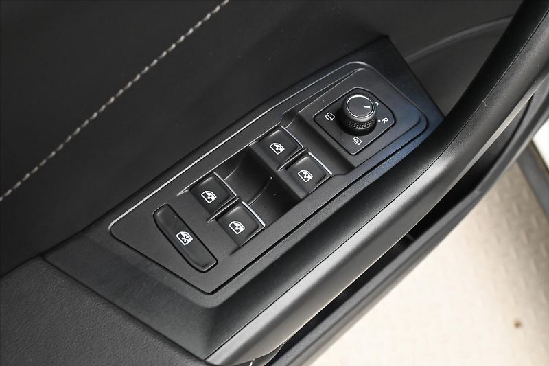 Volkswagen T-Roc 2,0 TDI 110kW DSG STYLE Záruka - fotka 25 z 31