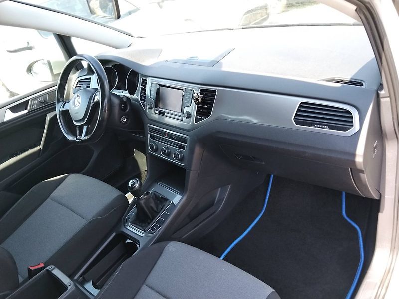 Volkswagen Golf Sportsvan (2015) - fotka 23 z 27