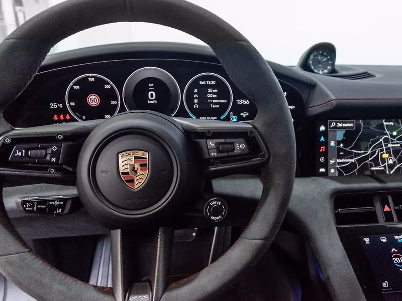 Porsche Taycan GTS Sport Turismo HuD 360 Inno - fotka 11 z 20