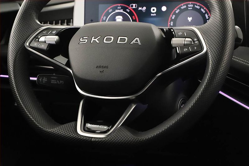 Škoda Superb (2025) 2.0 TDI, Sportline, Navigace - fotka 28 z 28