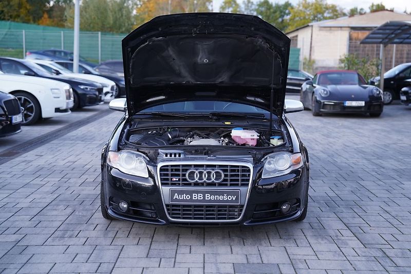 Audi S4 B7 V8 253kW/BOSE/RECARO/MAX VÝ - fotka 9 z 50