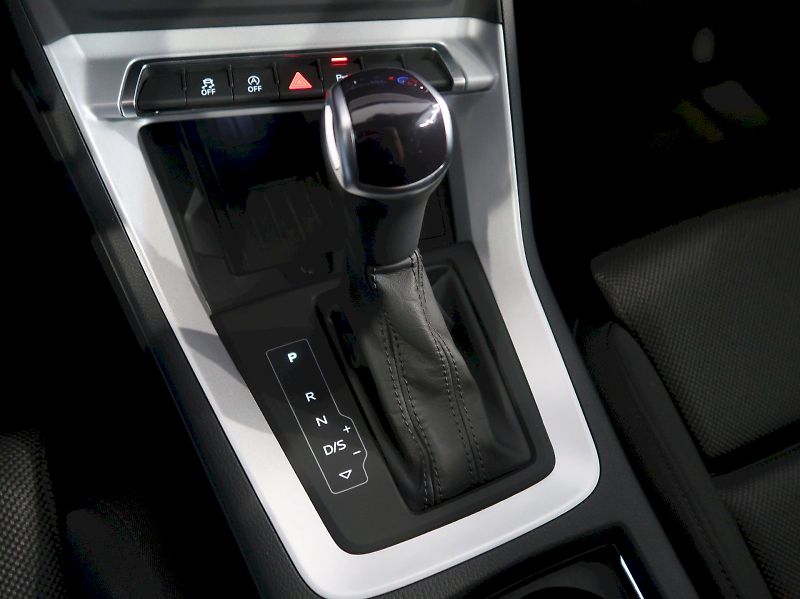 Audi Q3 (2022) ADVANCED 2.0TDI 110KW S-TRONIC - fotka 28 z 37