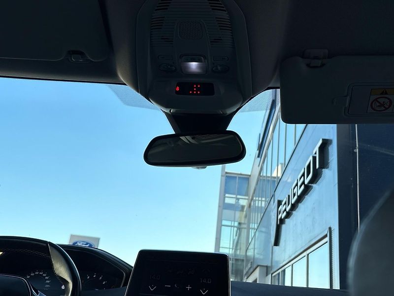 Peugeot 5008 (2018) AllurePack 1.6 THP EAT6 - fotka 23 z 57