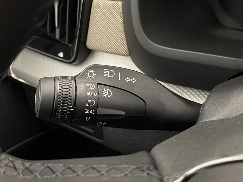 Volvo XC90 (2026) T8 AWD Plug-in CORE 7m - fotka 32 z 64