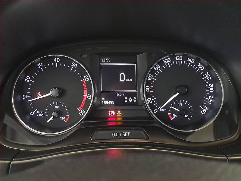 Škoda Fabia (2015) 1.2 TSI, Tempomat - fotka 11 z 15