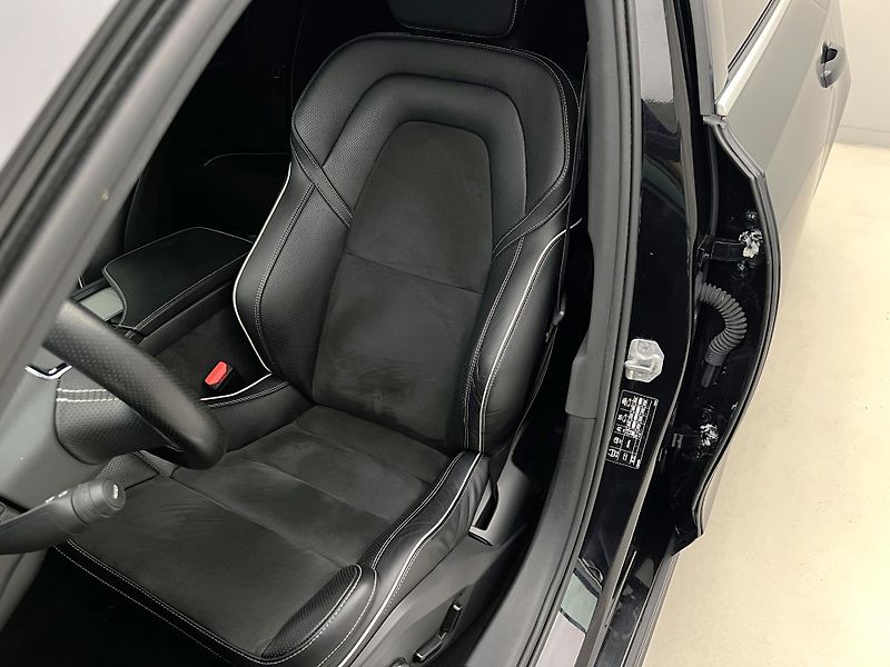 Volvo S90 D5 AWD R-DESIGN AUT - fotka 16 z 41