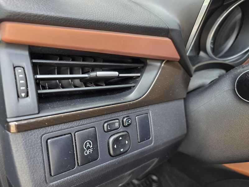 Toyota Avensis 2.0-VELMI ZACHOVALÝ STAV - fotka 22 z 28