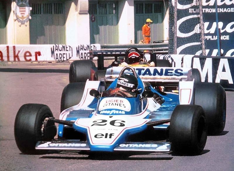 Guy Ligier byl majitelem úspěšné stáje F1, která nesla jeho jméno. Tým startoval v 326 závodech Grand Prix a připsal si devět vítězství.