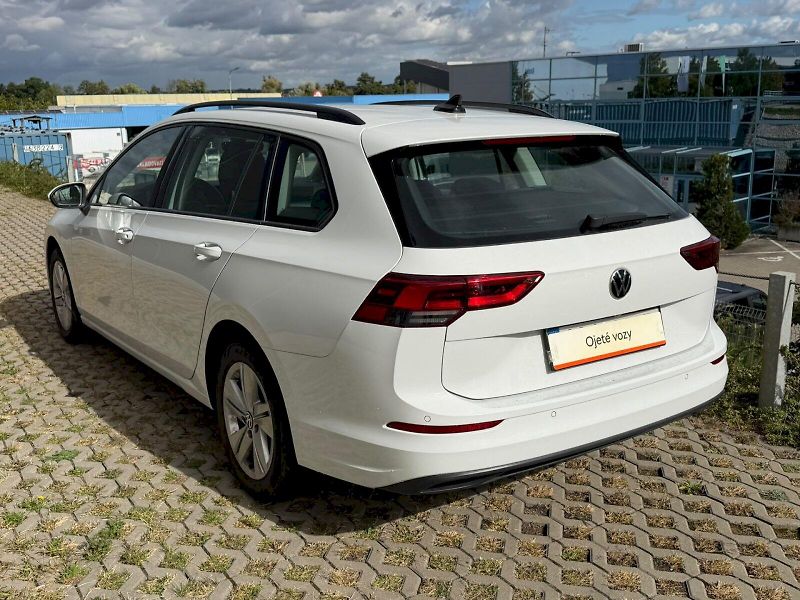 Volkswagen Golf (2022) Variant 1,5TSI 96KW LIFE KAMER - fotka 7 z 26