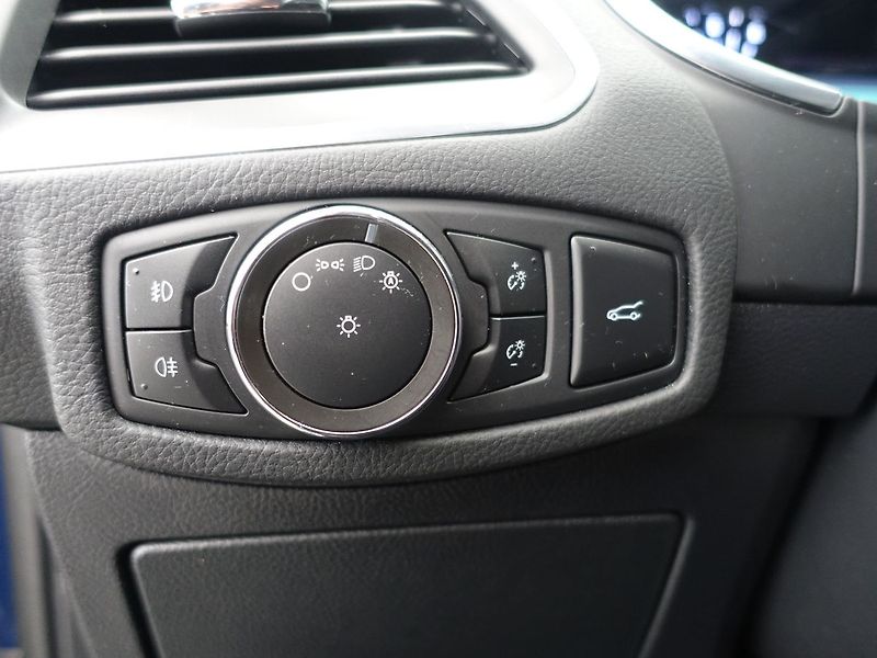 Ford S-MAX 140 kW, Titanium, REZERVOVÁNO - fotka 23 z 44