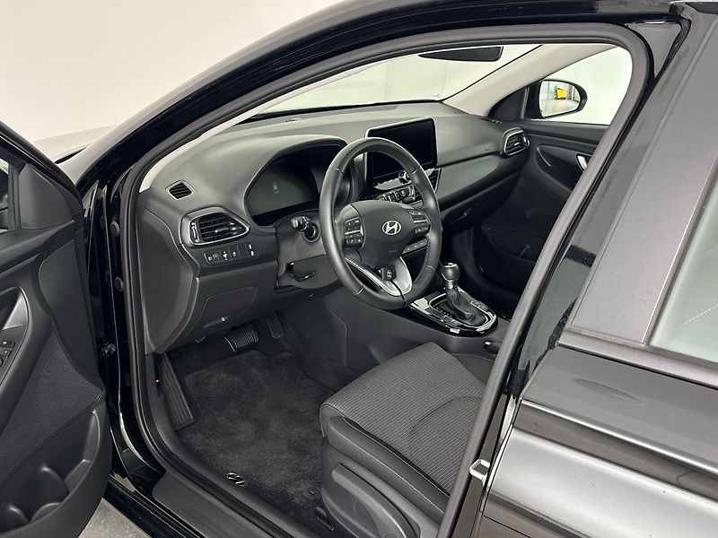 Hyundai i30 Smart DCT - fotka 6 z 26