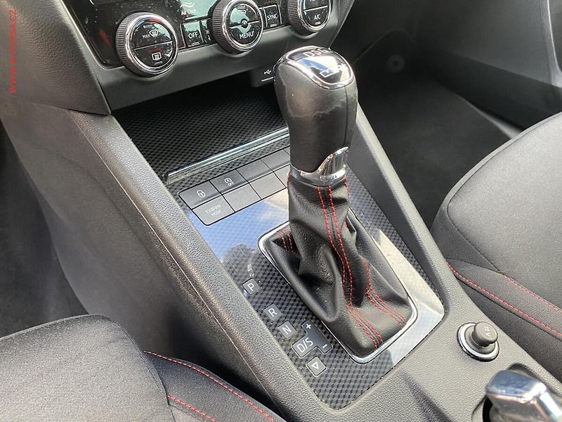 Škoda Octavia (2019) 2.0 TDi 4x4, RS, DSG, +ALU - fotka 15 z 19