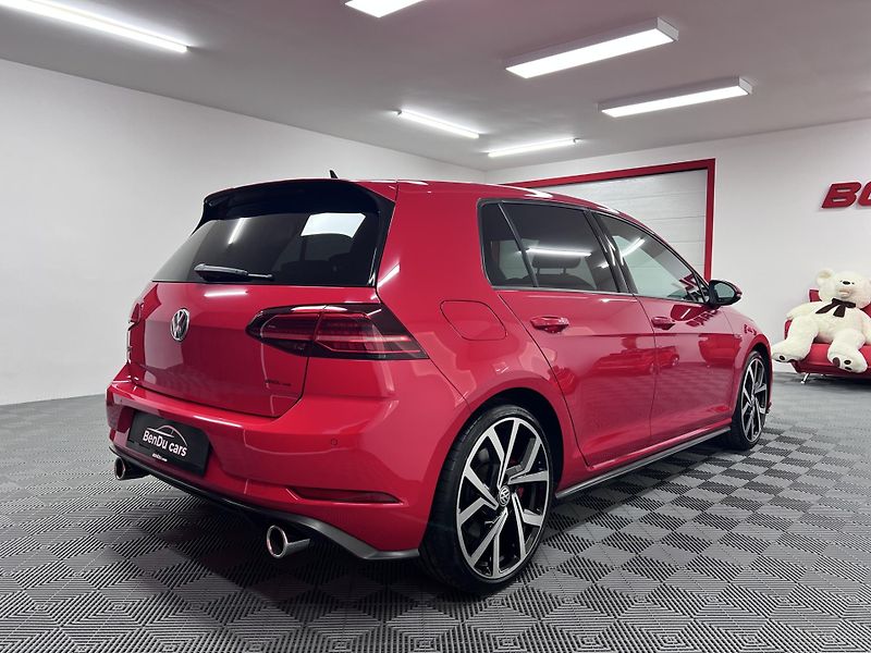 Volkswagen Golf GTI Performance 180 kW - fotka 4 z 50