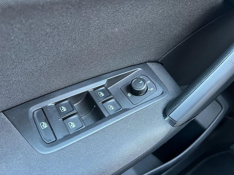 Volkswagen Touran (2019) 1.6TDi 85kW COMFORTLINE - fotka 25 z 28